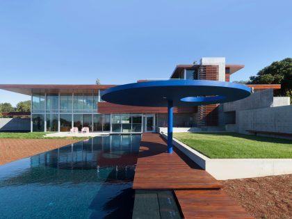 A Spectacular Contemporary Home with an Infinity Pool in Portola Valley by Swatt | Miers Architects (2)