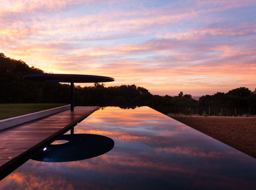 A Spectacular Contemporary Home with an Infinity Pool in Portola Valley by Swatt | Miers Architects (22)