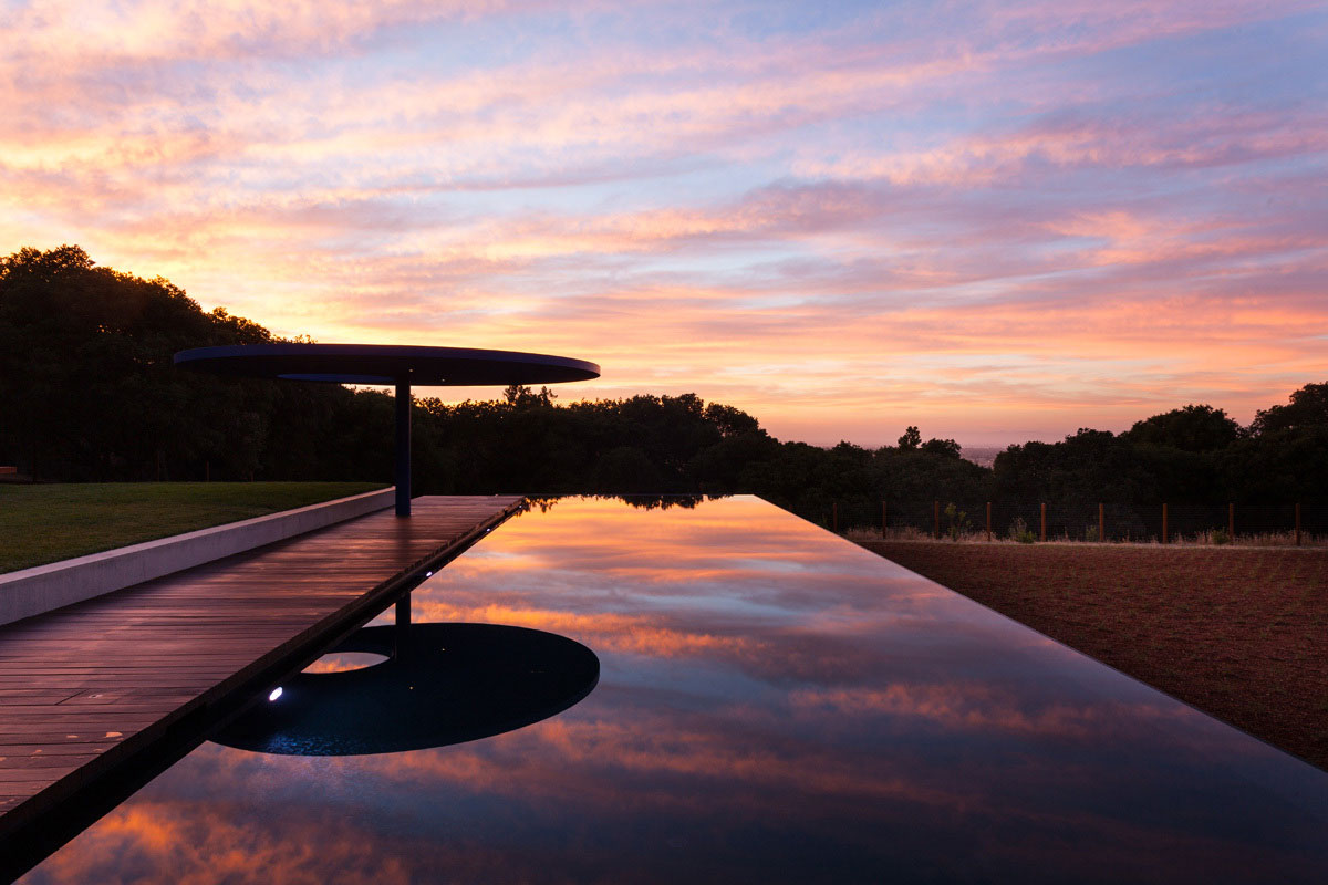 A Spectacular Contemporary Home with an Infinity Pool in Portola Valley by Swatt | Miers Architects (22)