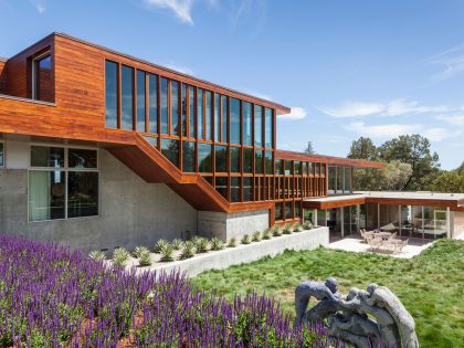 A Spectacular Contemporary Home with an Infinity Pool in Portola Valley by Swatt | Miers Architects (8)