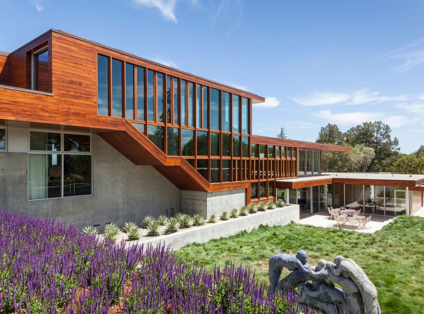 A Spectacular Contemporary Home with an Infinity Pool in Portola Valley by Swatt | Miers Architects (8)