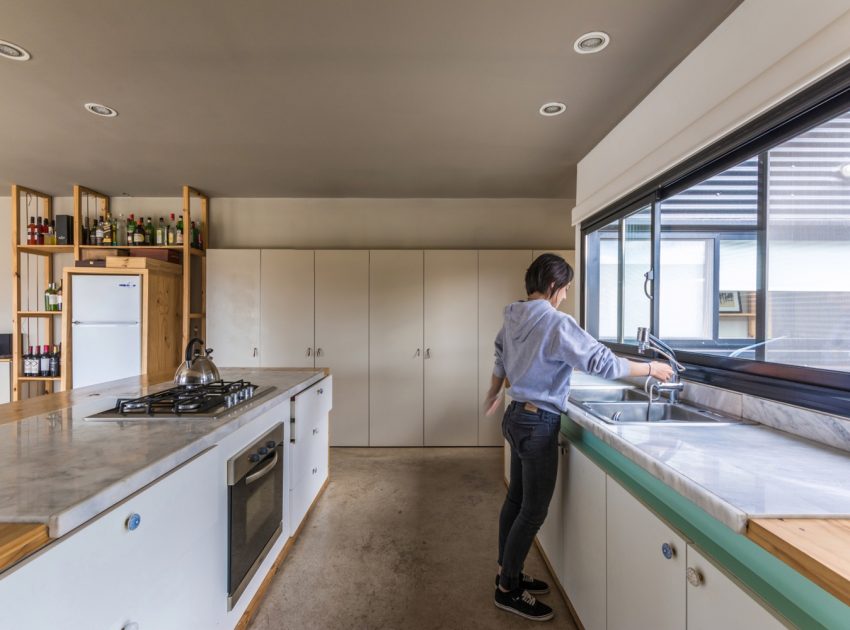 A Spectacular Contemporary House Surrounded by the Rocky Landscape of Pocho, Argentina by Mariana Palacios (15)