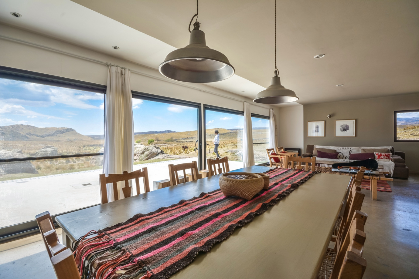 A Spectacular Contemporary House Surrounded by the Rocky Landscape of Pocho, Argentina by Mariana Palacios (18)