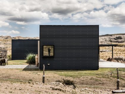 A Spectacular Contemporary House Surrounded by the Rocky Landscape of Pocho, Argentina by Mariana Palacios (6)