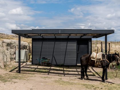 A Spectacular Contemporary House Surrounded by the Rocky Landscape of Pocho, Argentina by Mariana Palacios (7)