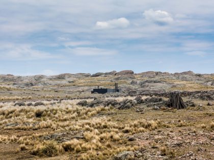 A Spectacular Contemporary House Surrounded by the Rocky Landscape of Pocho, Argentina by Mariana Palacios (9)