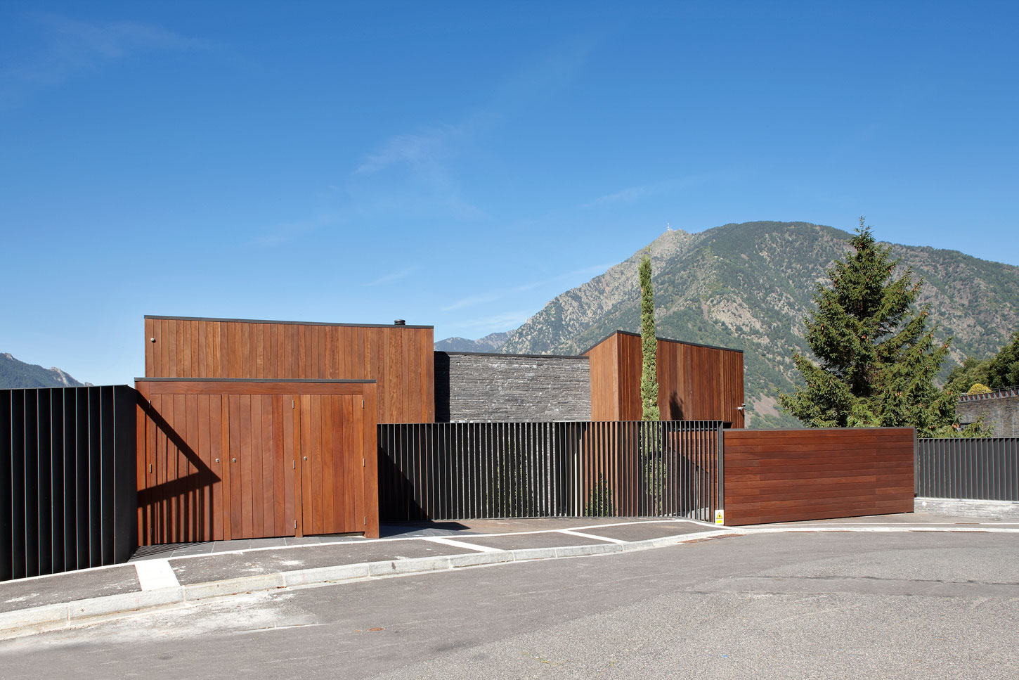 A Spectacular Detached Family House Nestled in the Stunning Mountains of Andorra by GCA Architects (1)