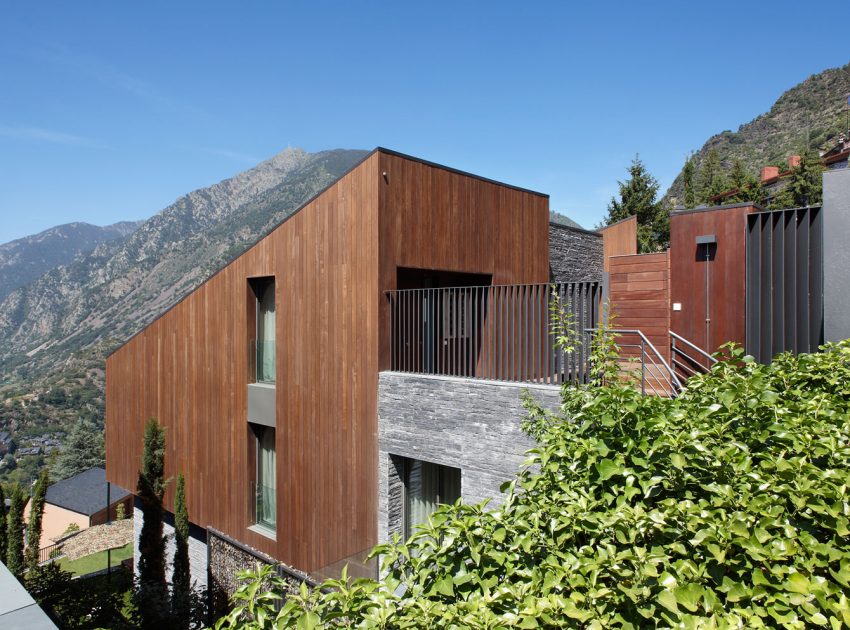 A Spectacular Detached Family House Nestled in the Stunning Mountains of Andorra by GCA Architects (2)