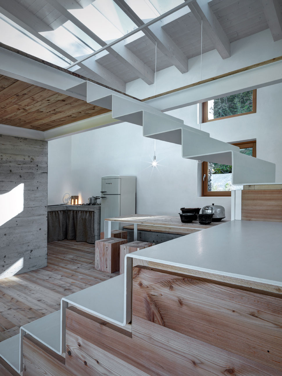 A Stone House Combines Rustic Interior Elements with Modern Architecture in Piateda by Alfredo Vanotti (13)