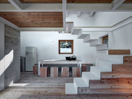 A Stone House Combines Rustic Interior Elements with Modern Architecture in Piateda by Alfredo Vanotti (15)