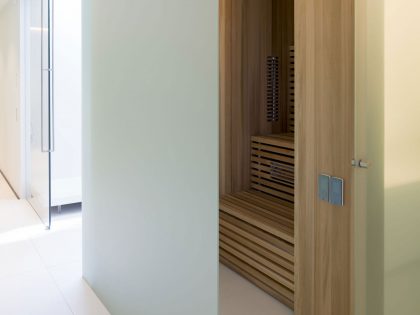 A Striking Contemporary Home with Curved Glass Walls on the Shores of the Reeuwijkse Plassen by Lab32 architecten (25)