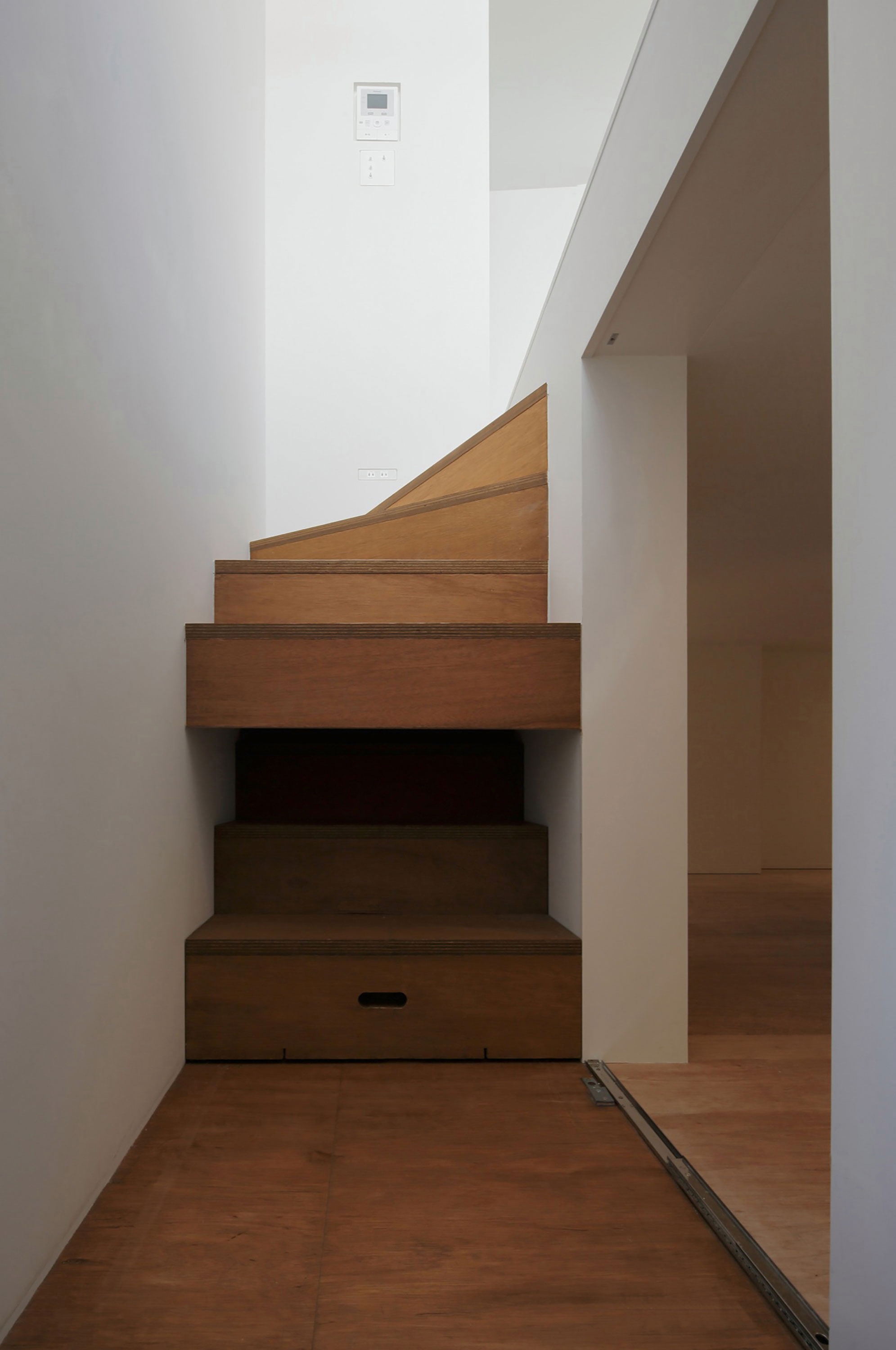 A Striking Little House with a Big Terrace in Tokyo, Japan by Takuro Yamamoto (10)