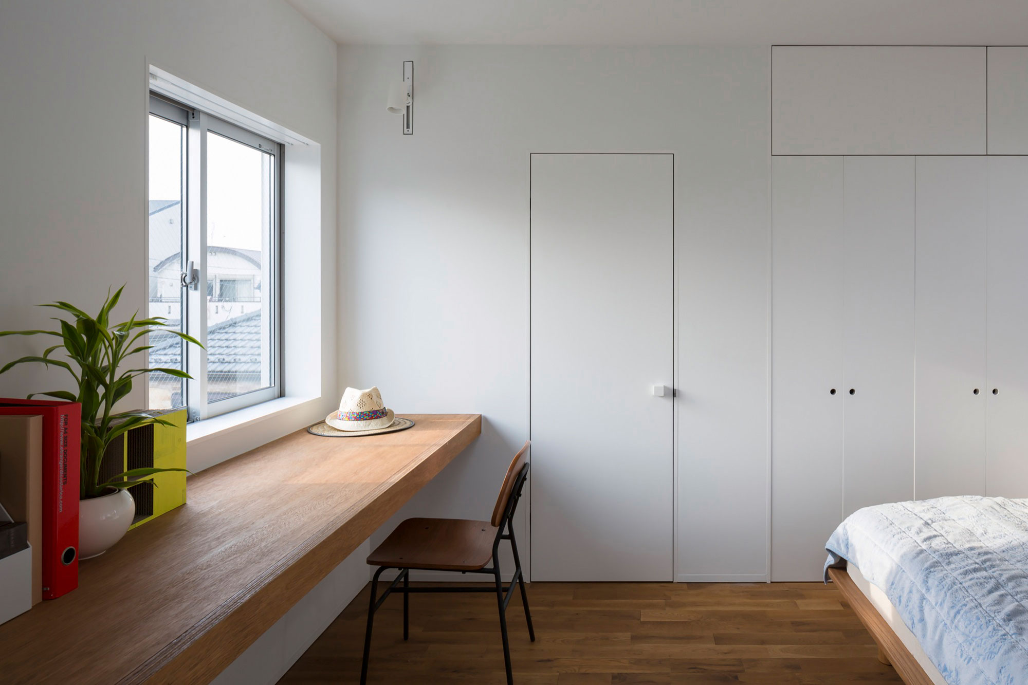 A Striking Little House with a Big Terrace in Tokyo, Japan by Takuro Yamamoto (14)