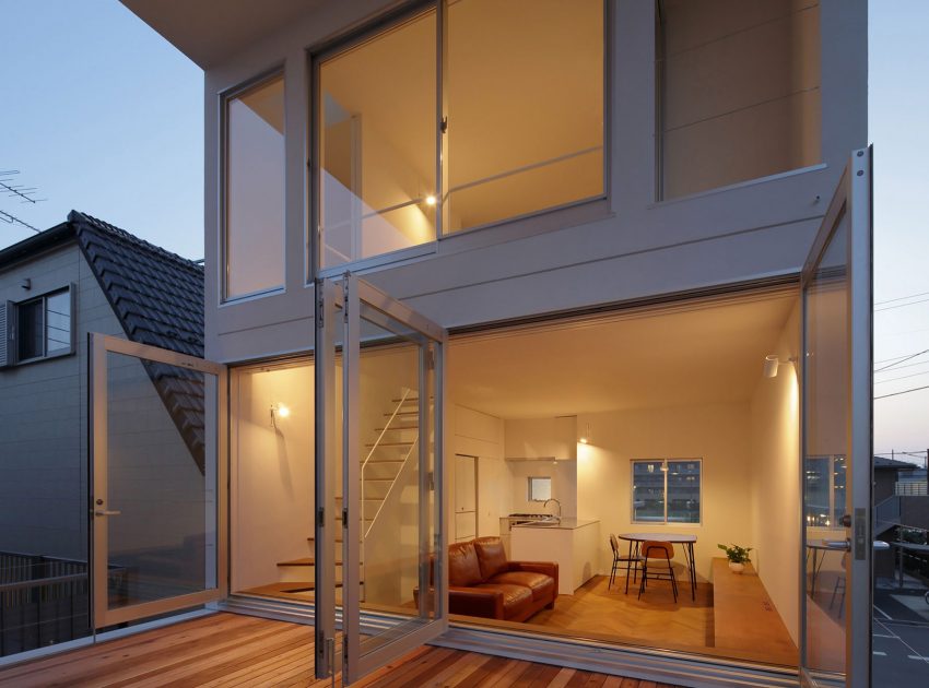 A Striking Little House with a Big Terrace in Tokyo, Japan by Takuro Yamamoto (17)