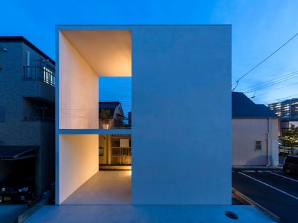 A Striking Little House with a Big Terrace in Tokyo, Japan by Takuro Yamamoto (19)