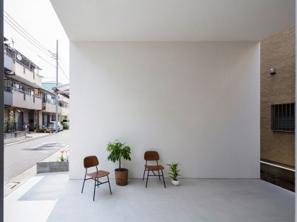 A Striking Little House with a Big Terrace in Tokyo, Japan by Takuro Yamamoto (2)