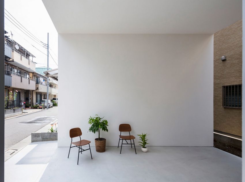A Striking Little House with a Big Terrace in Tokyo, Japan by Takuro Yamamoto (2)