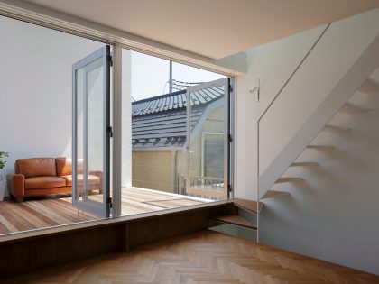 A Striking Little House with a Big Terrace in Tokyo, Japan by Takuro Yamamoto (6)