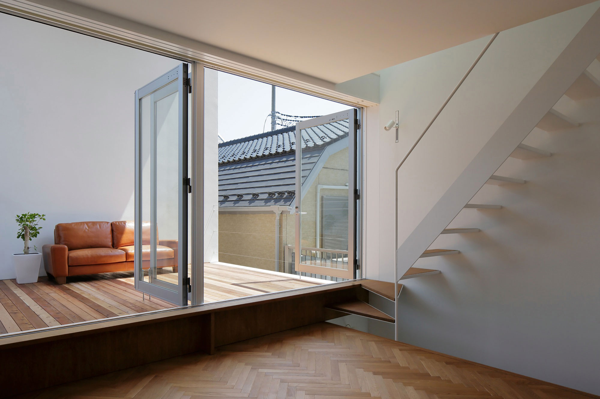 A Striking Little House with a Big Terrace in Tokyo, Japan by Takuro Yamamoto (6)