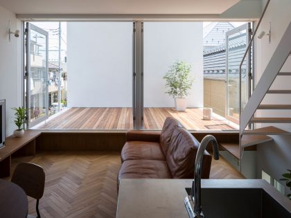 A Striking Little House with a Big Terrace in Tokyo, Japan by Takuro Yamamoto (7)