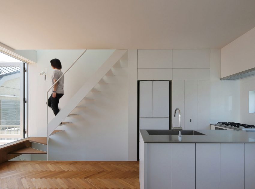 A Striking Little House with a Big Terrace in Tokyo, Japan by Takuro Yamamoto (8)