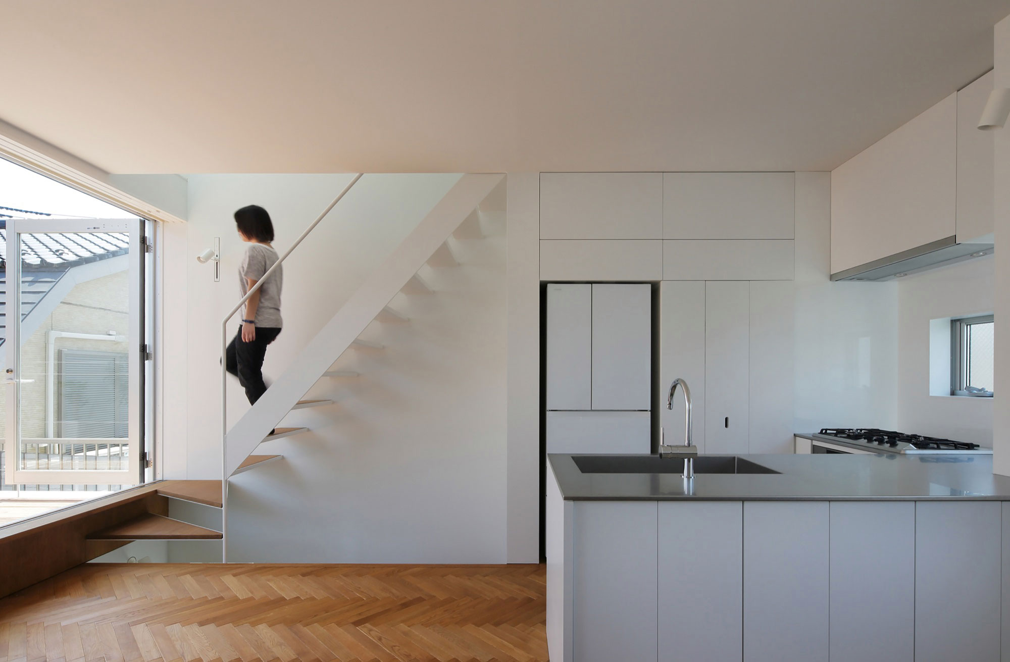 A Striking Little House with a Big Terrace in Tokyo, Japan by Takuro Yamamoto (8)