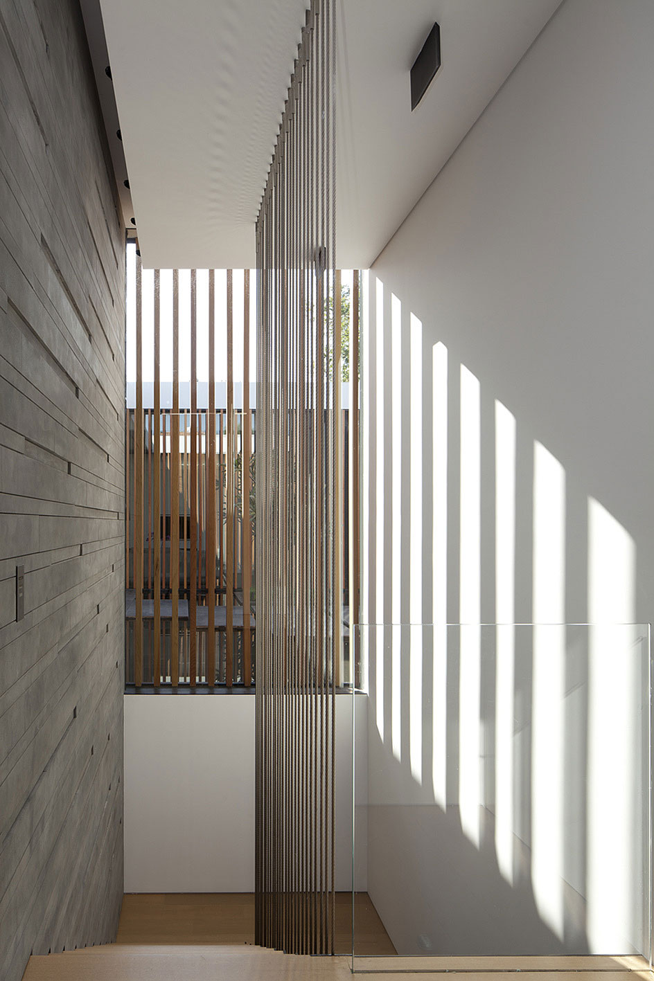 A Striking Modern Home Composed of Concrete and Glass Structure in Tel Aviv by Pitsou Kedem Architects (10)