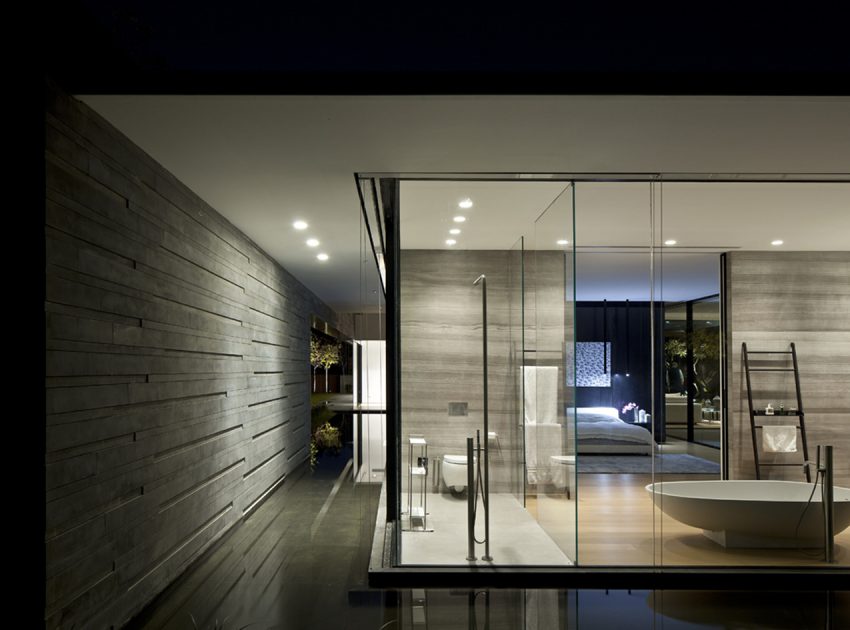 A Striking Modern Home Composed of Concrete and Glass Structure in Tel Aviv by Pitsou Kedem Architects (25)
