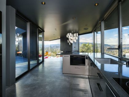 A Stunning Black Desert House with Stylish Interior and Exterior in Twentynine Palms by Oller & Pejic Architecture (20)