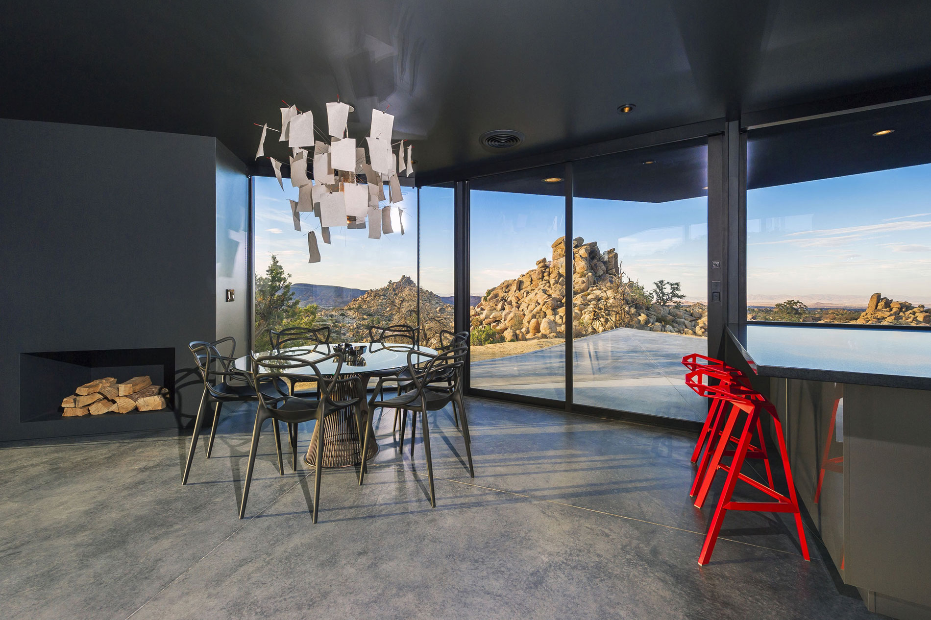 A Stunning Black Desert House with Stylish Interior and Exterior in Twentynine Palms by Oller & Pejic Architecture (22)