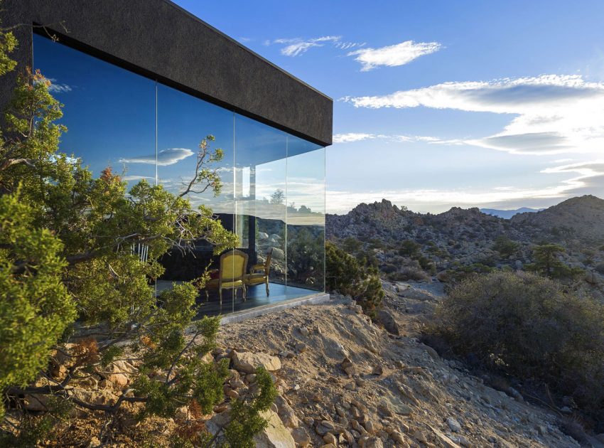 A Stunning Black Desert House with Stylish Interior and Exterior in Twentynine Palms by Oller & Pejic Architecture (5)