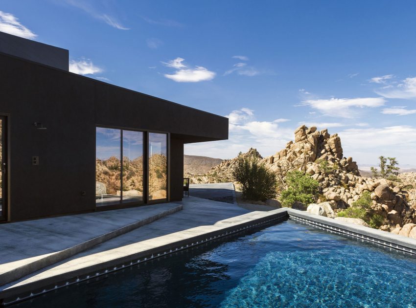 A Stunning Black Desert House with Stylish Interior and Exterior in Twentynine Palms by Oller & Pejic Architecture (8)