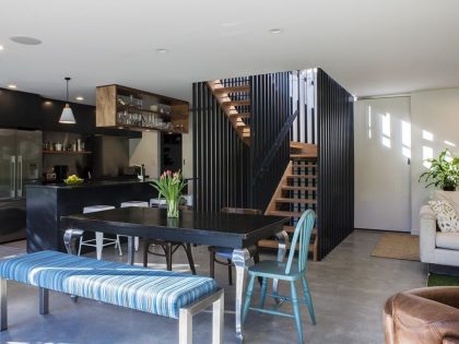 A Stunning Black Modern House with Glass Roof and Huge Windows in Auckland, New Zealand by BOX Living (3)