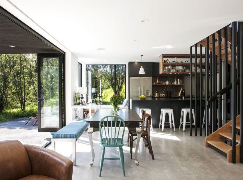 A Stunning Black Modern House with Glass Roof and Huge Windows in Auckland, New Zealand by BOX Living (5)