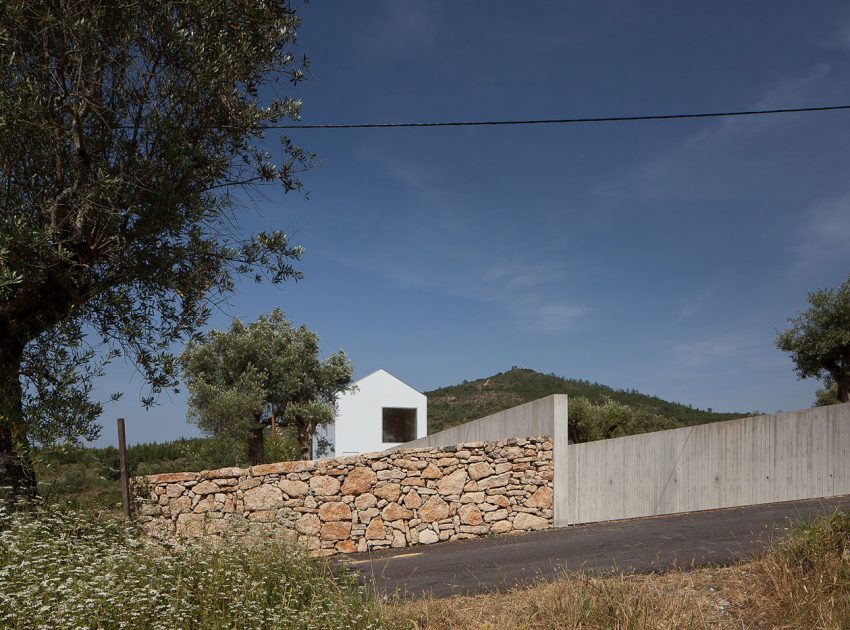 A Stunning Concrete Home Surrounded by Fields and Vegetation in Fonte Boa by João Mendes Ribeiro (11)