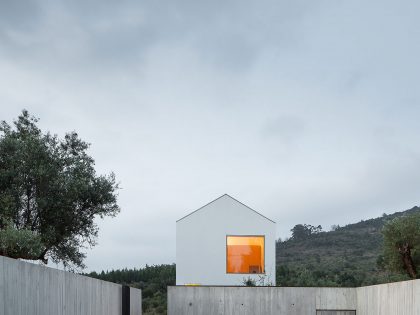 A Stunning Concrete Home Surrounded by Fields and Vegetation in Fonte Boa by João Mendes Ribeiro (31)