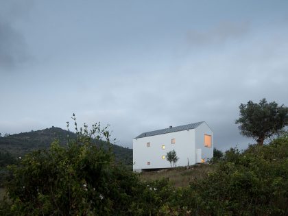 A Stunning Concrete Home Surrounded by Fields and Vegetation in Fonte Boa by João Mendes Ribeiro (34)