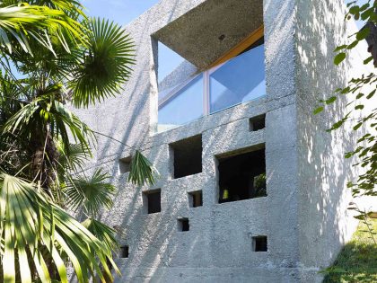 A Stunning Concrete House for a Family of Three Persons on the Lake Maggiore by Wespi de Meuron Romeo Architects (1)