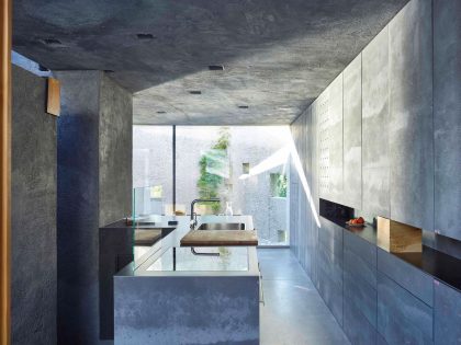 A Stunning Concrete House for a Family of Three Persons on the Lake Maggiore by Wespi de Meuron Romeo Architects (11)
