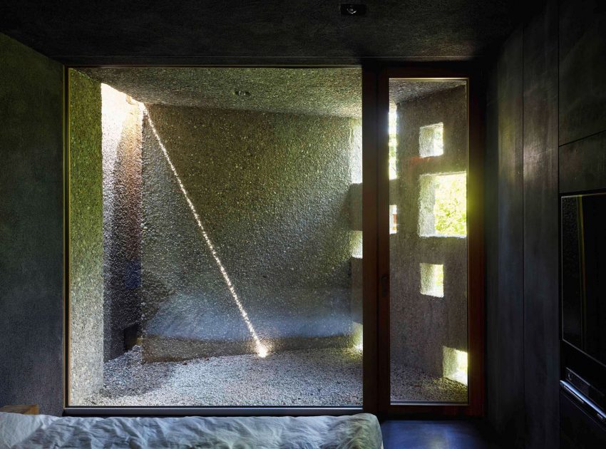 A Stunning Concrete House for a Family of Three Persons on the Lake Maggiore by Wespi de Meuron Romeo Architects (15)