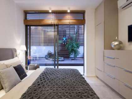 A Stunning Contemporary Apartment Nestled in Lush Vegetation of Tel Aviv by BLV Design/Architecture (10)