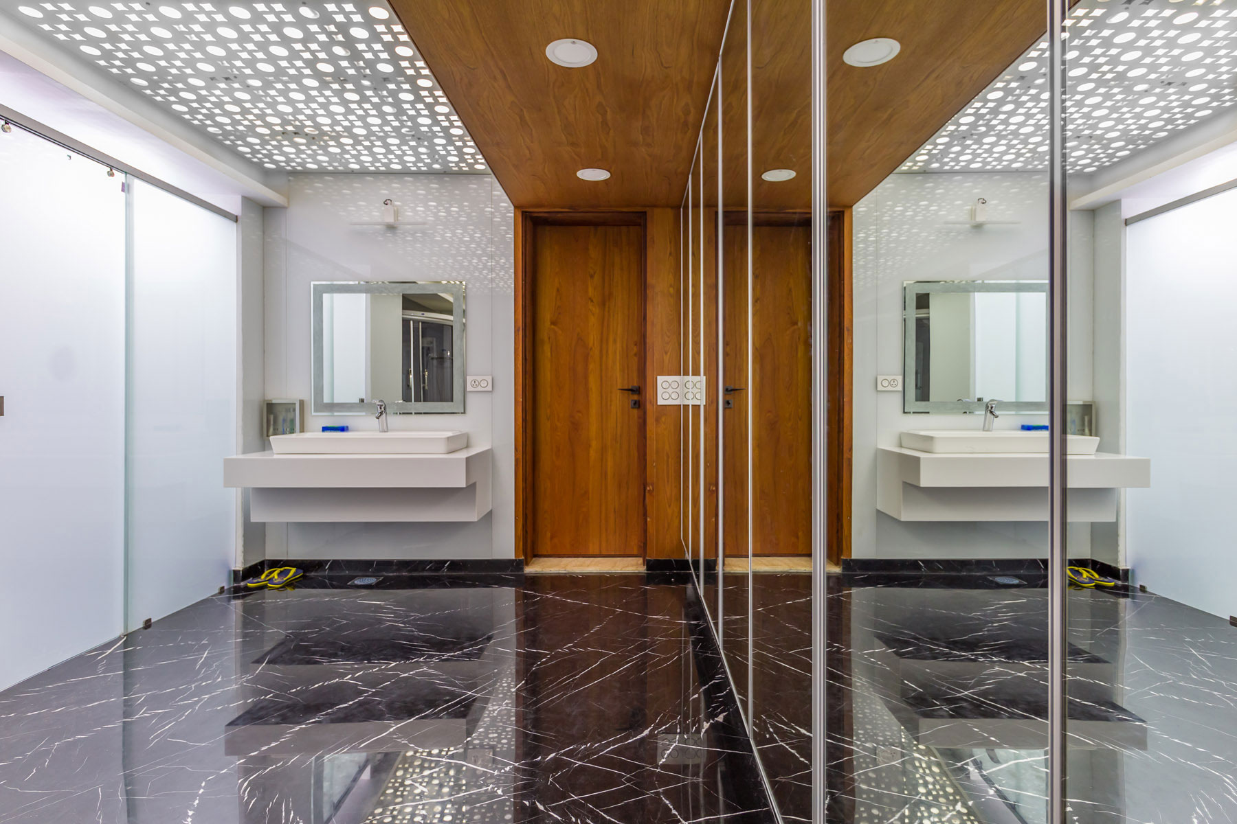 A Stunning Contemporary Home Overlooks Lush Green Landscape in Mehsana, India by Ramesh Patel & Associates (16)