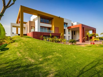 A Stunning Contemporary Home Overlooks Lush Green Landscape in Mehsana, India by Ramesh Patel & Associates (3)