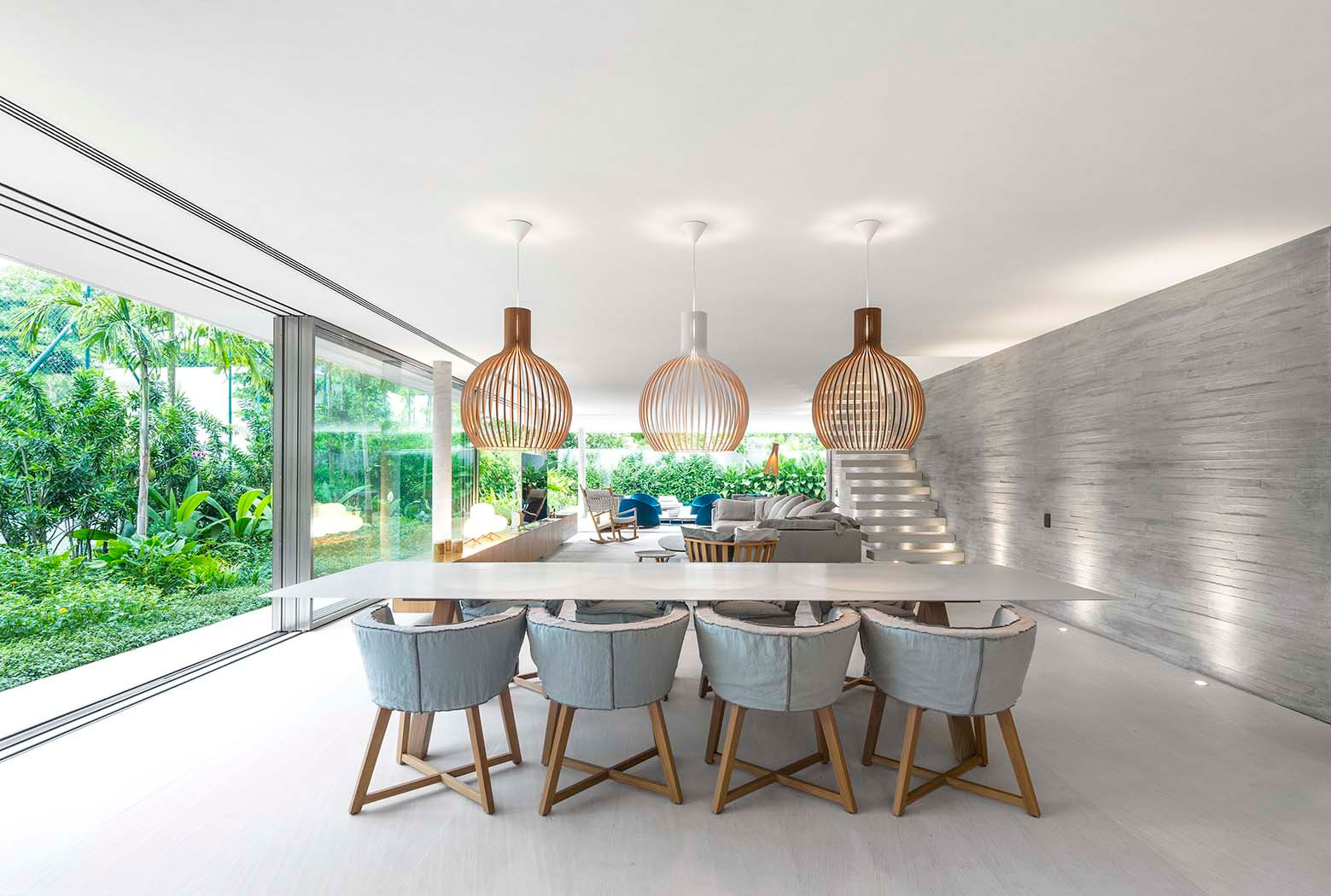 A Stunning Contemporary Home with Private Swimming Pool in São Sebastião by Studio MK27 & Eduardo Chalabi (20)