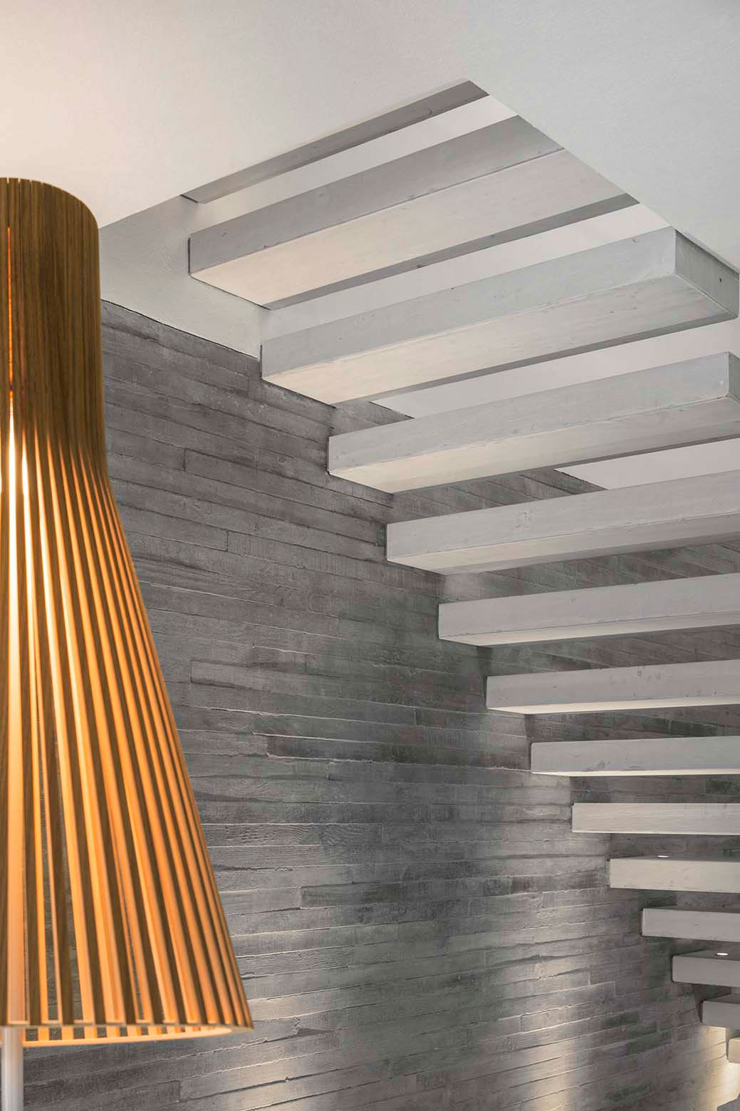 A Stunning Contemporary Home with Private Swimming Pool in São Sebastião by Studio MK27 & Eduardo Chalabi (22)