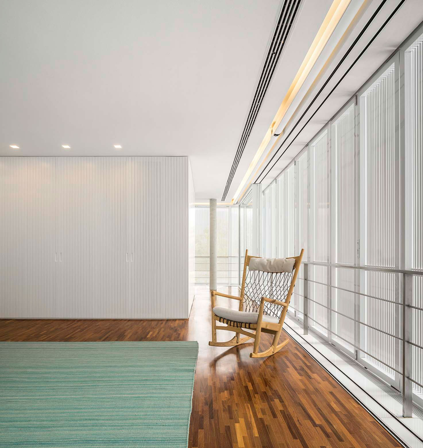 A Stunning Contemporary Home with Private Swimming Pool in São Sebastião by Studio MK27 & Eduardo Chalabi (26)