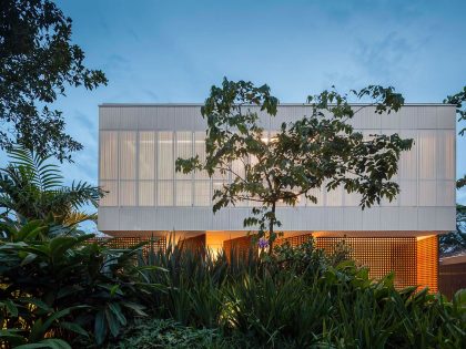 A Stunning Contemporary Home with Private Swimming Pool in São Sebastião by Studio MK27 & Eduardo Chalabi (29)