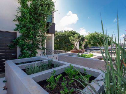 A Stunning Contemporary Home with Raw Materials in Mérida, México by Taller Estilo Arquitectura (3)