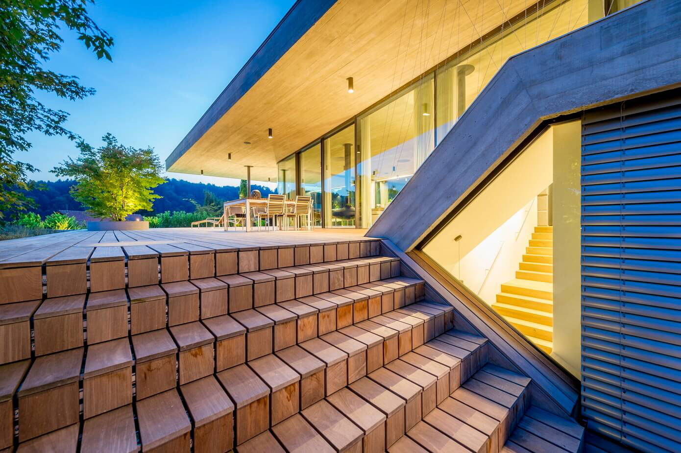 A Stunning Contemporary Home with Spectacular Views in Linz, Austria by Caramel Architekten (11)