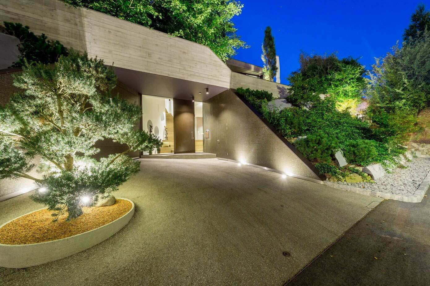 A Stunning Contemporary Home with Spectacular Views in Linz, Austria by Caramel Architekten (7)